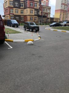 В Раменском округе по просьбе жителей установили бетонные полусферы, препятствующие проезду автотранспорта