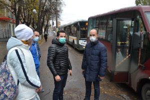Подмосковные единороссы проверили, можно ли оплатить проезд в маршрутках картой