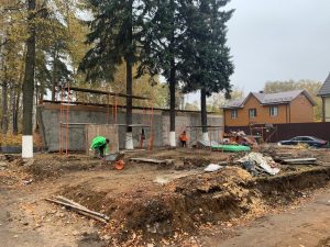 В п.Удельная проводится реконструкция мемориала