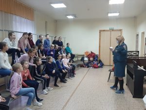 Инспекторы пожарного надзора рассказали учащимся о важных правилах безопасности