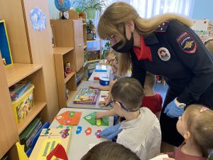 Инспекторы ГИБДД провели мероприятие по изучению БДД для детей с особенностями развития