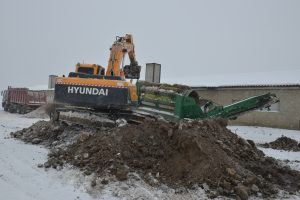 Безопасность строительного мусора в Чулково проверили вместе с местными жителями