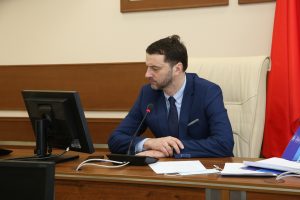 Виктор Неволин провел оперативное совещание администрации округа
