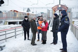 Профилактический рейд провели сегодня на ж/д переходе у пл.Ипподром