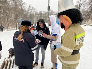 Сотрудники Госавтоинспекции  провели акцию «Безопасность при катании со снежных горок»