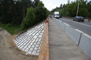 В Раменском ремонтируют путепровод через железнодорожные пути