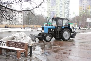 Дорожные службы Раменского округа устраняют последствия снегопада