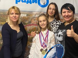 Корт или сцена? Рассказывают Алиса и Алина Нейдлины