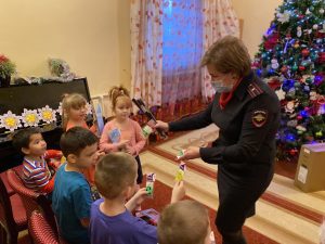 Акцию «Полицейский Дед Мороз» провели в Раменском