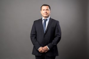 Игорь Чистюхин поздравляет с Международным женским днем