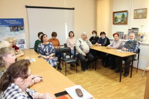 В библиотеке в пос. Электроизолятор состоялось заседание Совета ветеранов ТУ «Новохаритоновское»