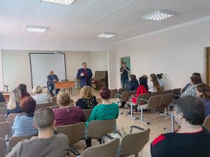 Депутат Мособлдумы Олег Жолобов провел встречу с педагогами Никитской школы