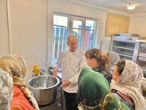 Экскурсию в хлебопекарню провели для ДК Лель