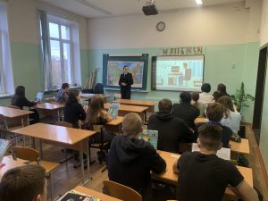 В одной из школ Раменского г.о. сотрудники полиции провели акцию «С ненавистью и ксенофобией нам не по пути»