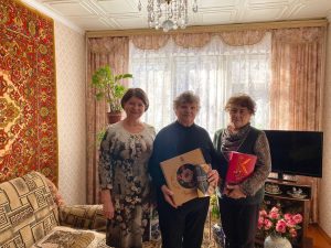 Жительницу п.Электроизолятор поздравили с 80-летием