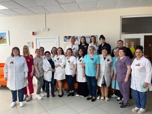 Георгиевские ленточки раздают пациентам Раменской областной больницы