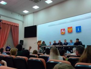 В Раменском прошла встреча руководителей силовых ведомств с жителями округа по делу о трагедии в Дубовой роще