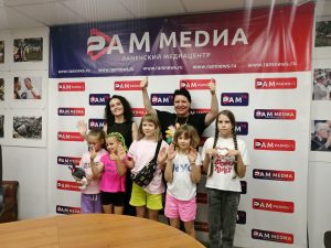 Экскурсия в Раменском медиацентре для воспитанниц летней смены «Журналистика и рукоделие»