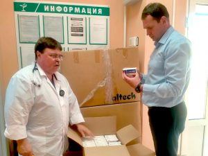 Депутат фракции «Единая Россия» Алексей Емельянов помог собрать медицинский груз для военных госпиталей