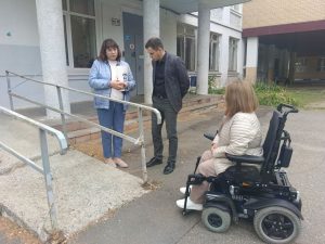 Доступность УИК для людей с ОВЗ проверила Нина Широкова