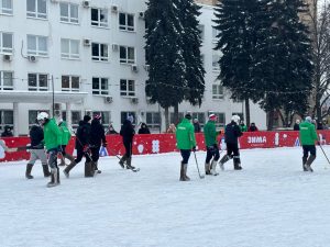 Сегодня в Раменском играют в хоккей с мячом в валенках