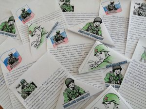 Неделя добрых дел в Раменской школе №21 началась с написания писем на фронт