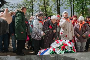 Накануне 79-й годовщины Победы в Великой Отечественной войне состоялась церемония возложения на братской могиле на центральном кладбище г. Раменское.