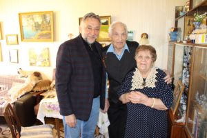 Депутат Московской областной Думы Олег Жолобов посетил участника Великой Отечественной войны Доника Геннадия Антоновича