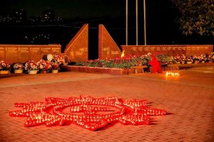 «Свечи памяти» зажгли 9 мая в Раменском на площади Победы
