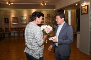 Врип главы Раменского округа Эдуард Малышев вручил удостоверения еще пяти старостам населенных пунктов