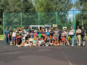 В детском оздоровительном летнем лагере «Новая цивилизация»сотрудники Госавтоинспекции, Рамавтодора, МЧС и Пожарного надзора провели день безопасности