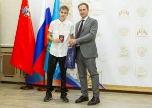 Восемь юных раменчан получили свои первые паспорта в торжественной обстановке