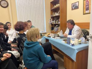 Порядка 30 школьников Раменского округа стали участниками лекции «Медицина неотложных состояний на пальцах и без»