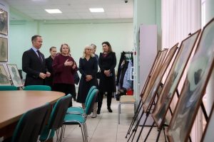 В Раменском туристско-информационном центре проходит конкурс-выставка портретов Героев специальной военной операции «Уголь земли русской»