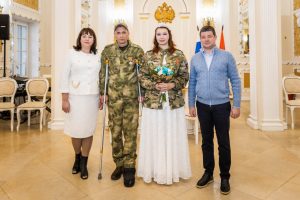 Активисты «Единой России» оказали помощь в организации бракосочетания фронтового волонтера Дарьи Кучеровой и ветерана СВО Алексея Гуляева
