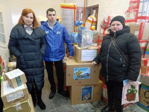 Активисты «Единой России» приняли участие в благотворительной акции «Тепло для Героя»