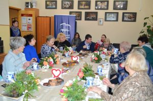 Секретарь местного отделения партии «Единая Россия» Эдуард Малышев встретился с семьями военнослужащих,погибших при выполнении боевого задания