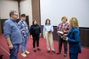 Депутат Совета депутатов Раменского округа, член фракции «Единая Россия» Ирина Барыбина провела мониторинг ДК «Победа»