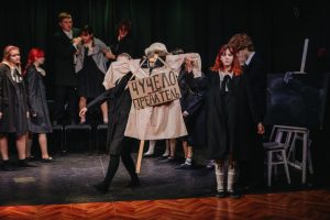 В отделе досуговой деятельности «Будущее» Раменского молодежного центра состоялся показ спектакля «Чучело» по одноимённой повести Владимира Железнякова