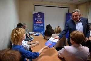 Депутат Мособлдумы Олег Жолобов провёл отчёт о своей депутатской работе в Новохаритоновской библиотеке Раменского округа
